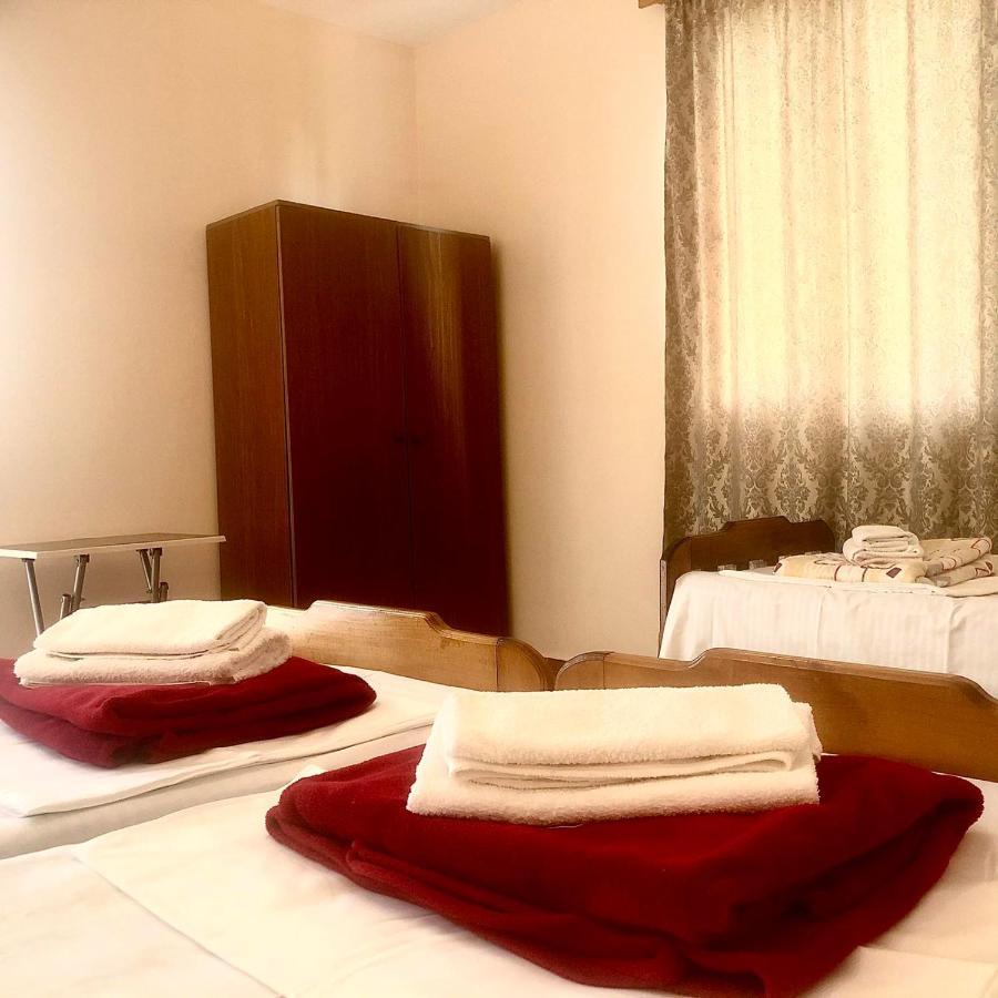 Nika Inn 科布列季 外观 照片