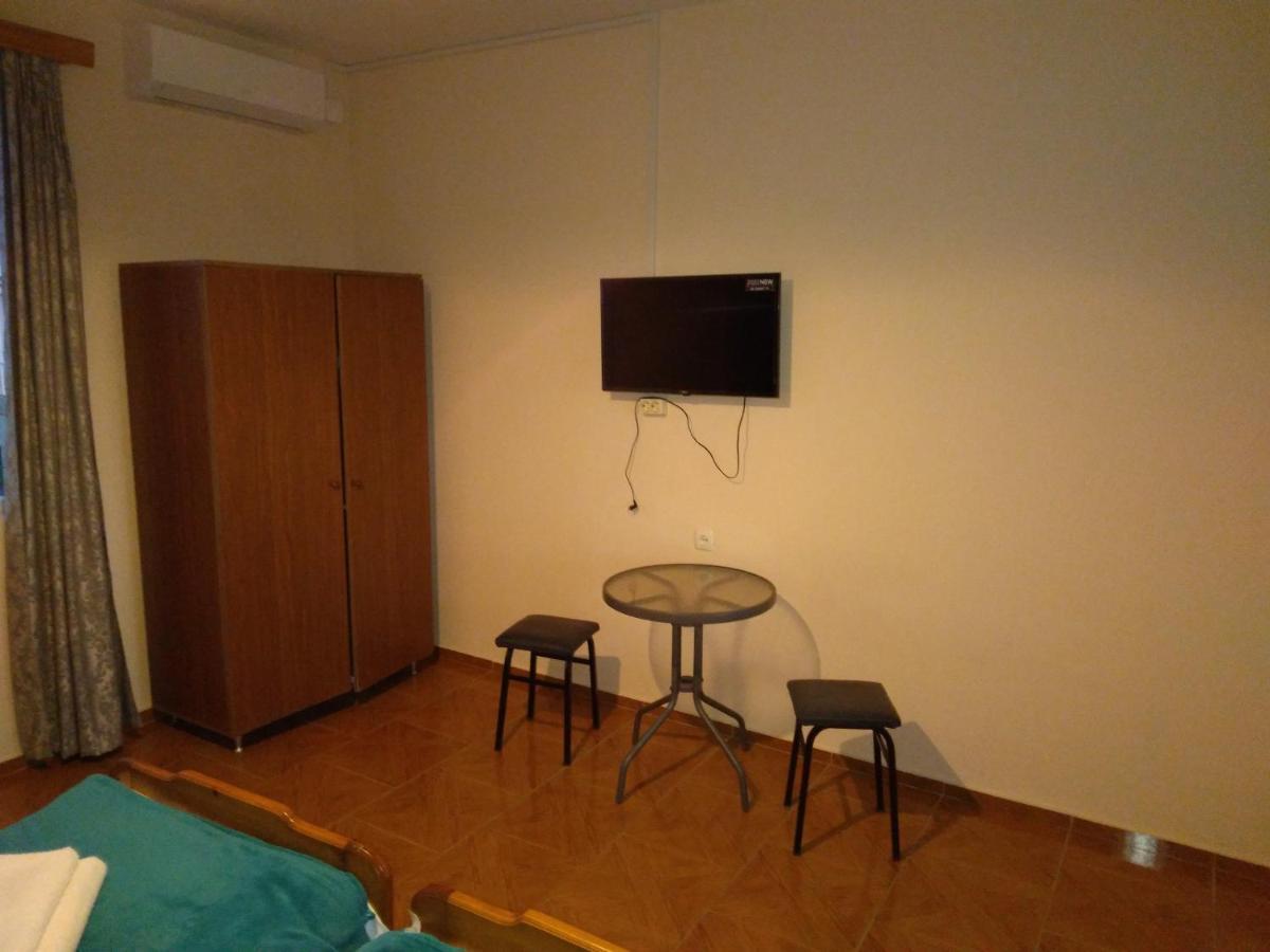 Nika Inn 科布列季 外观 照片
