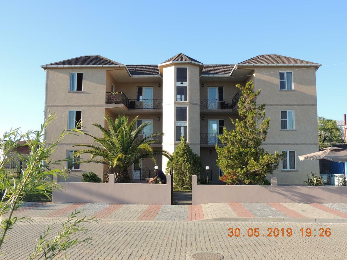 Nika Inn 科布列季 外观 照片